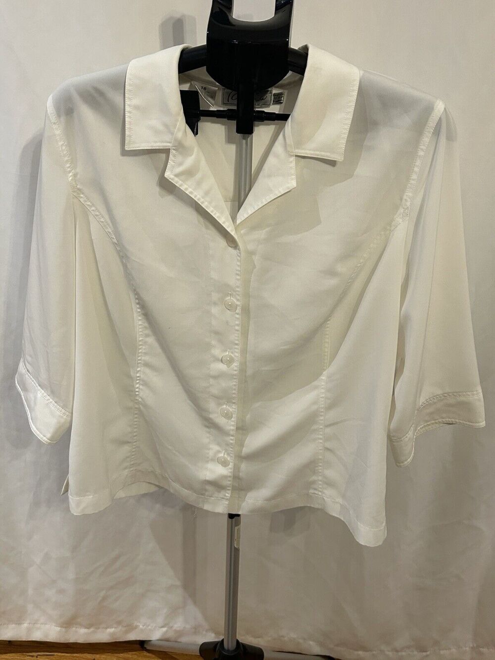 Kathy Che Women's size 16 White Collared Blouse